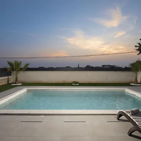 Del Sol Bei Fazana Mit Privatem Pool By Interhome * Valbandon