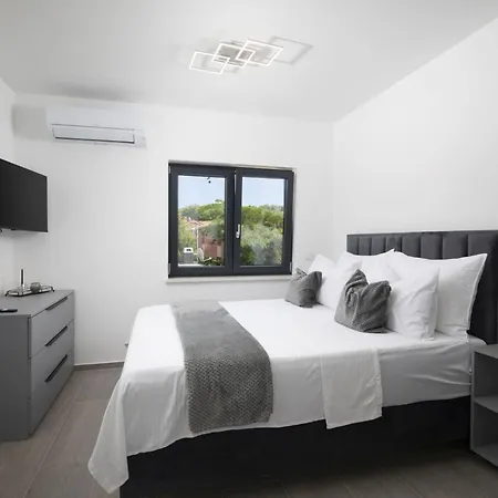 Del Sol Bei Fazana Mit Privatem Pool By Interhome