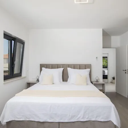 Holiday home Del Sol Bei Fazana Mit Privatem Pool By Interhome Valbandon