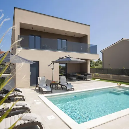 Del Sol Bei Fazana Mit Privatem Pool By Interhome Holiday home Valbandon