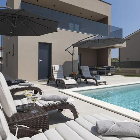 Del Sol Bei Fazana Mit Privatem Pool By Interhome
