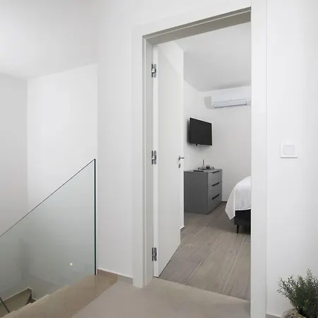 Del Sol Bei Fazana Mit Privatem Pool By Interhome Vikendica
