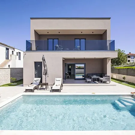 Del Sol Bei Fazana Mit Privatem Pool By Interhome *