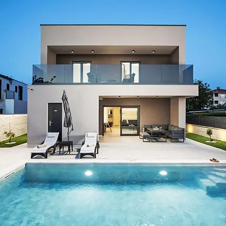 Del Sol Bei Fazana Mit Privatem Pool By Interhome