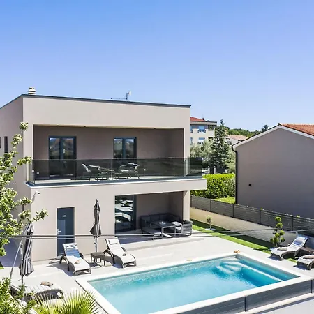 Vikendica Del Sol Bei Fazana Mit Privatem Pool By Interhome