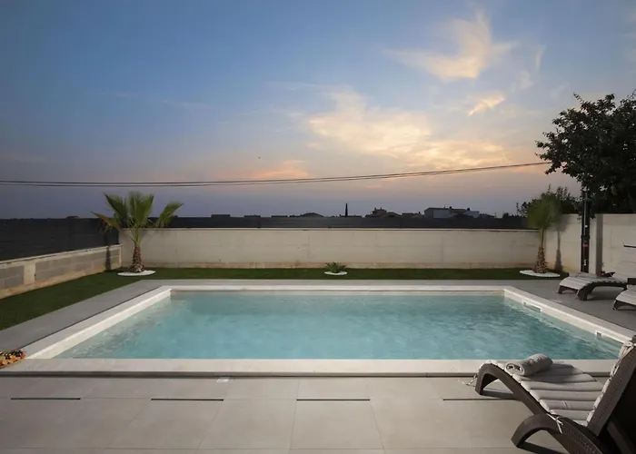 Del Sol Bei Fazana Mit Privatem Pool By Interhome * Valbandon