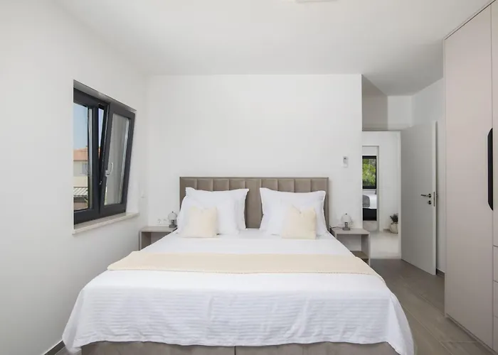 Holiday home Del Sol Bei Fazana Mit Privatem Pool By Interhome Valbandon