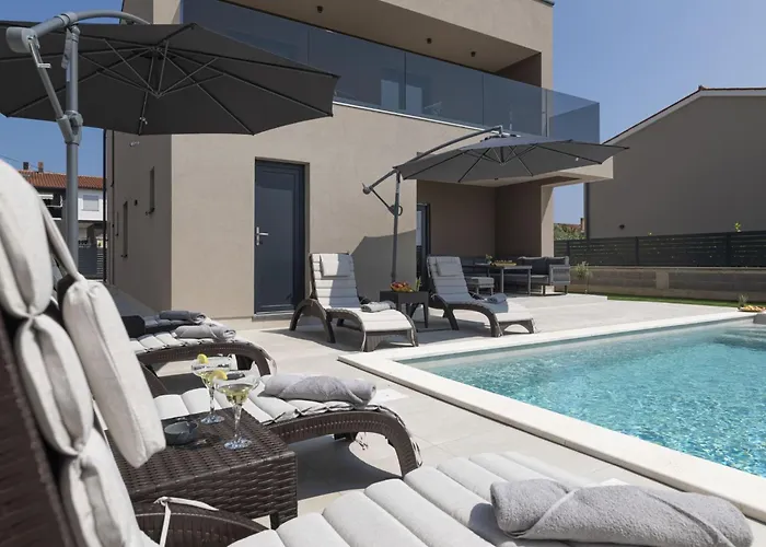 Del Sol Bei Fazana Mit Privatem Pool By Interhome