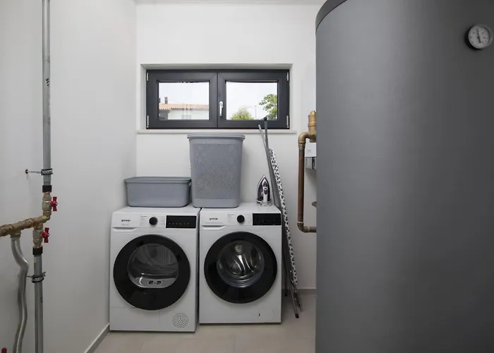 Holiday home Del Sol Bei Fazana Mit Privatem Pool By Interhome Valbandon